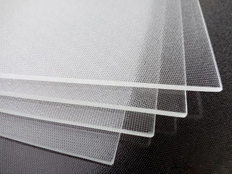 全球光伏市場景氣向上，助力玻璃龍頭穩(wěn)健增長！